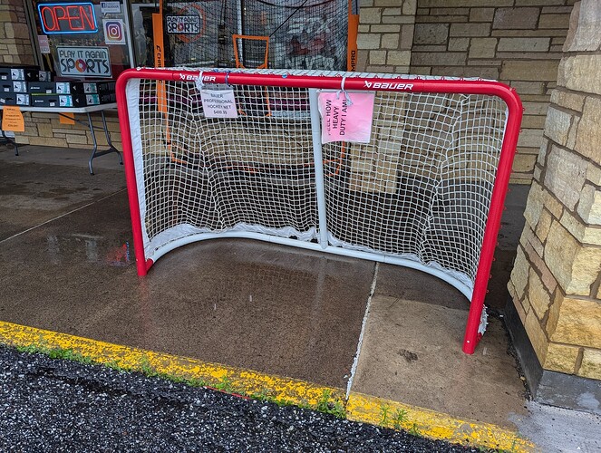 Hockey goal